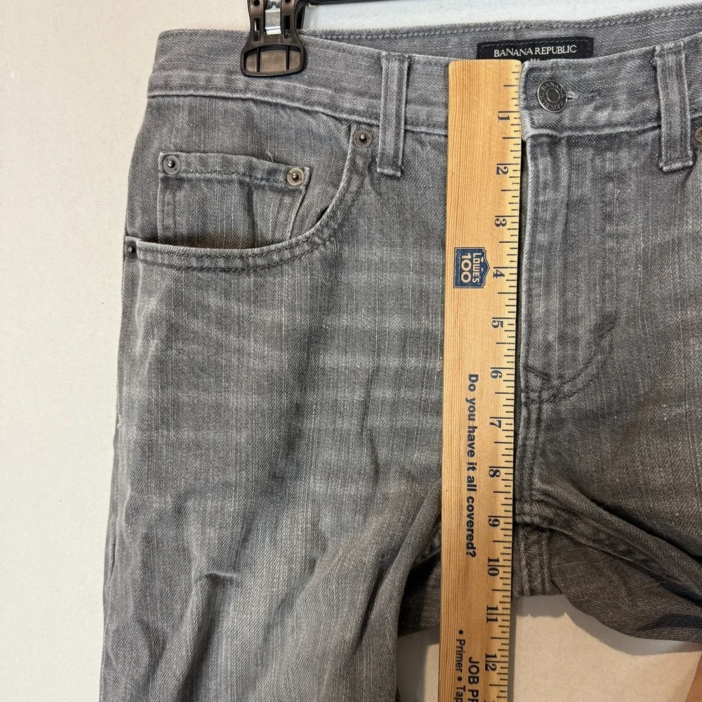 Banana Republic brand banana